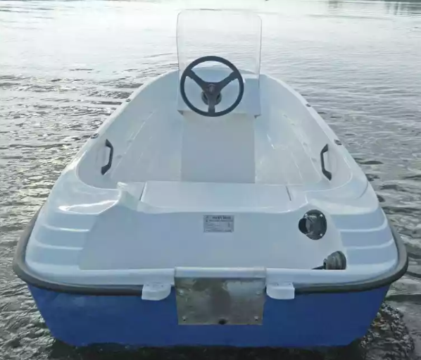 Стеклопластиковая лодка Пингвин с консолью (тримаран) в Нефтекамске