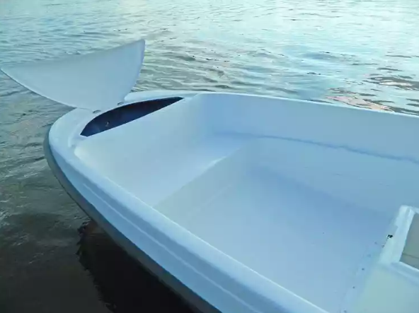 Стеклопластиковая лодка Пингвин с консолью (тримаран) в Нефтекамске