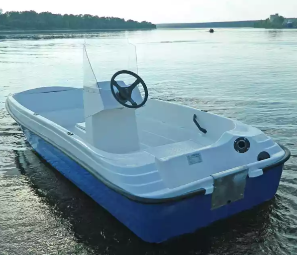 Стеклопластиковая лодка Пингвин с консолью (тримаран) в Нефтекамске