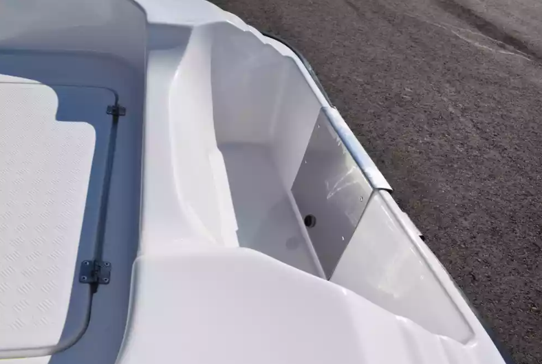 Стеклопластиковая лодка Пингвин (тримаран) в Нефтекамске