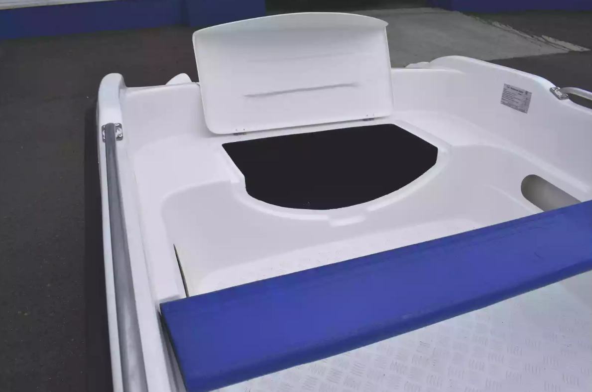 Стеклопластиковая лодка Пингвин New (тримаран) в Нефтекамске