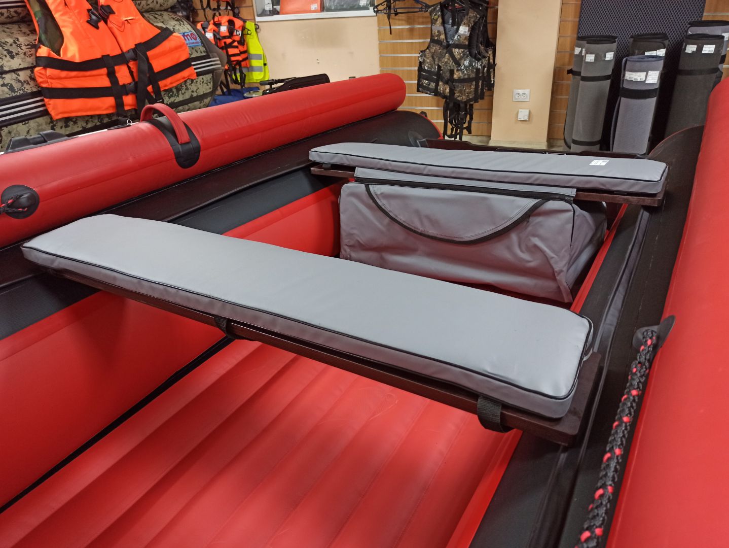 КОМПЛЕКТ МЯГКИХ НАКЛАДОК С СУМКОЙ ДЛЯ ЛОДОК 90Х20 СЕРЫЙ в Нефтекамске