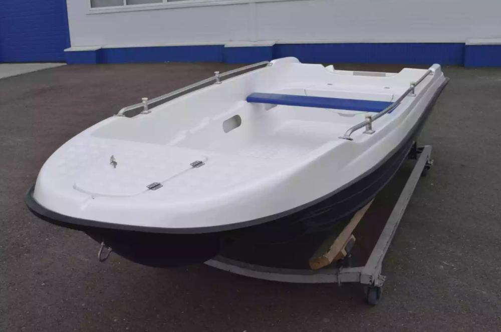 Стеклопластиковая лодка Пингвин New (тримаран) в Нефтекамске